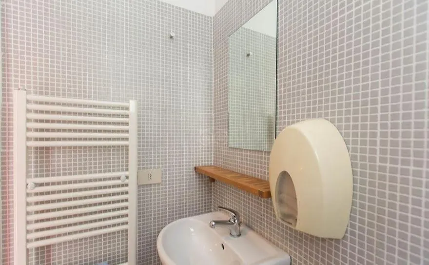 Sunflower City Student Hostel & Bar Rimini 0*,  Italia
