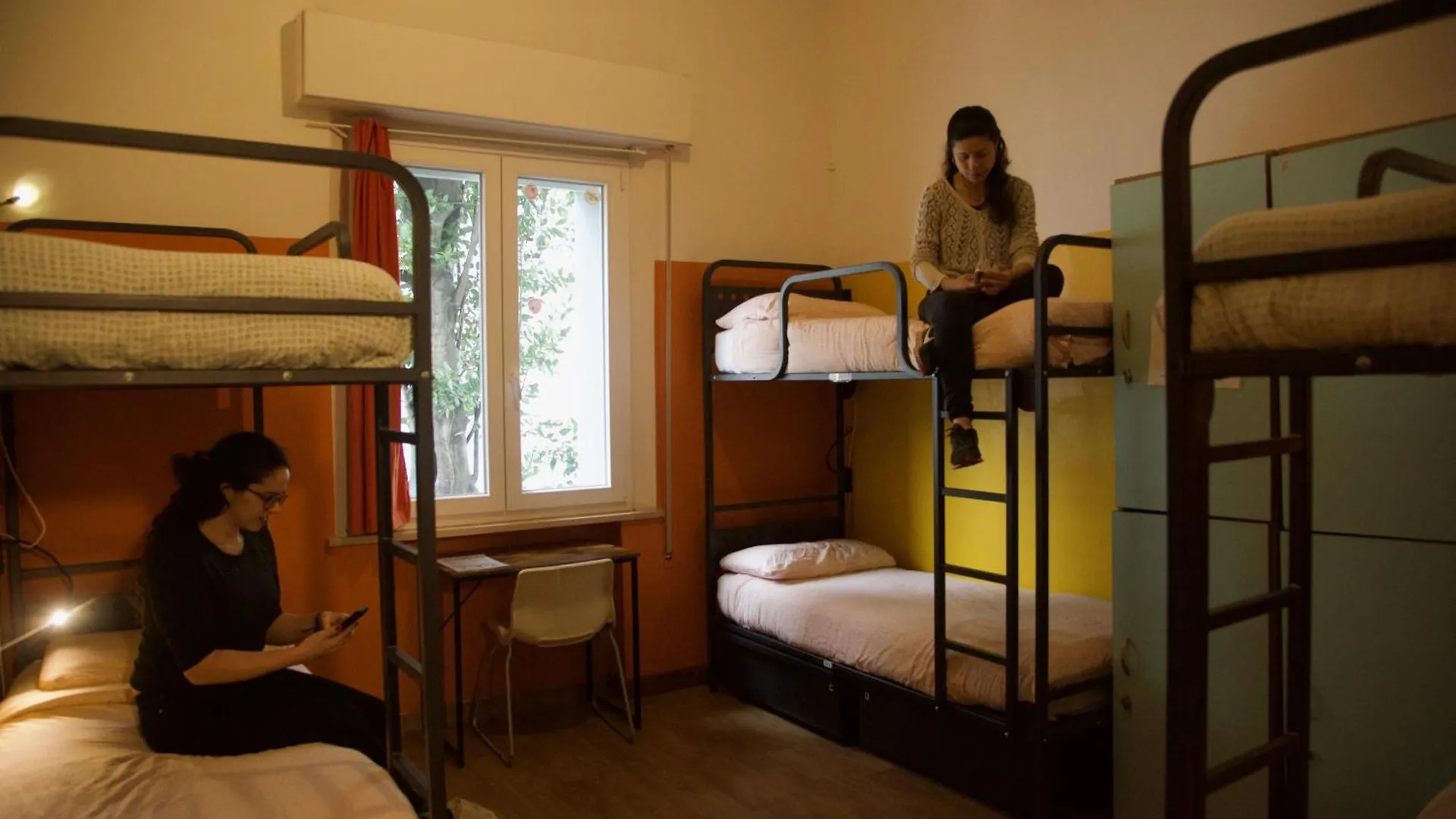 Sunflower City Student Hostel & Bar Римини 0*,