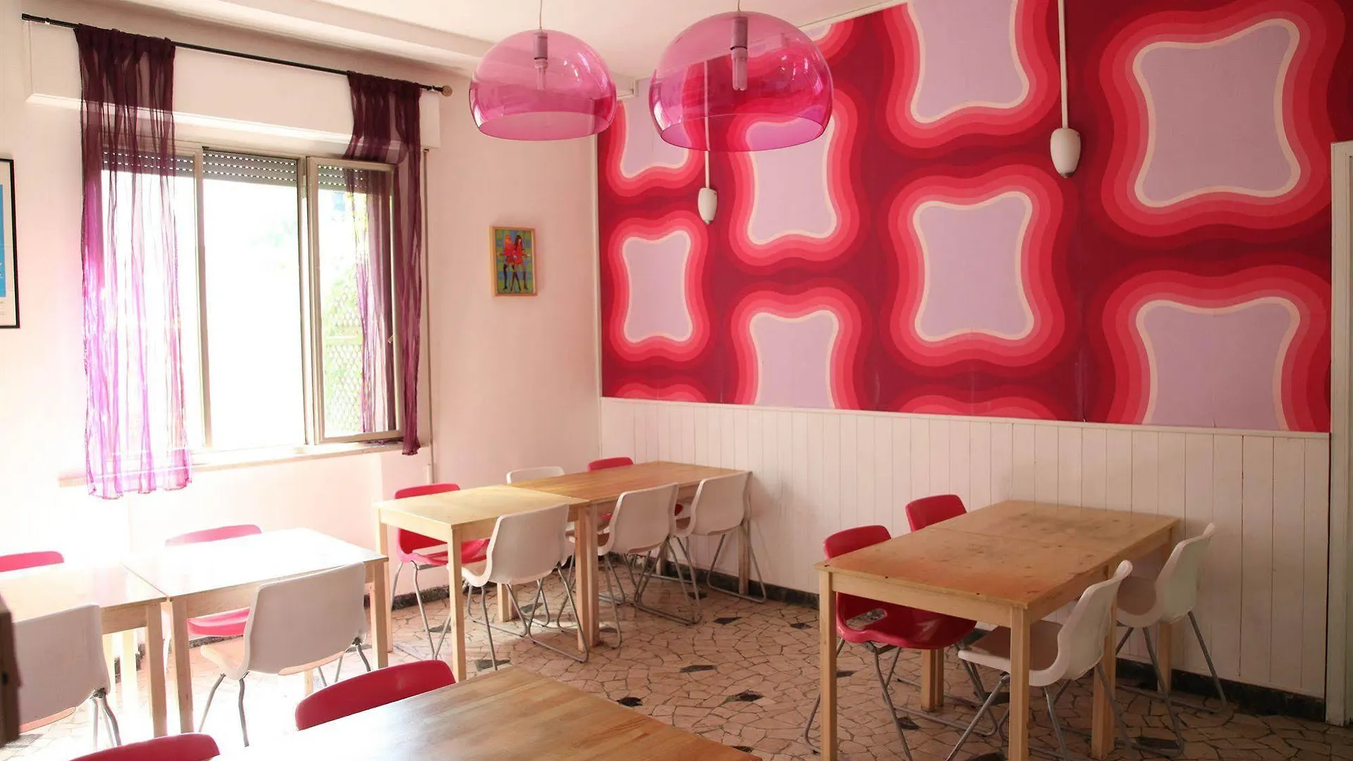 Sunflower City Student Hostel & Bar Римини